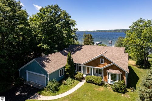 8080 S Lakeview Rd, Traverse City, MI, 49684-7508 | Card Image