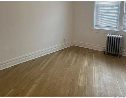 3128 Seymour Ave, Bronx, NY, 10469-3017 | Card Image