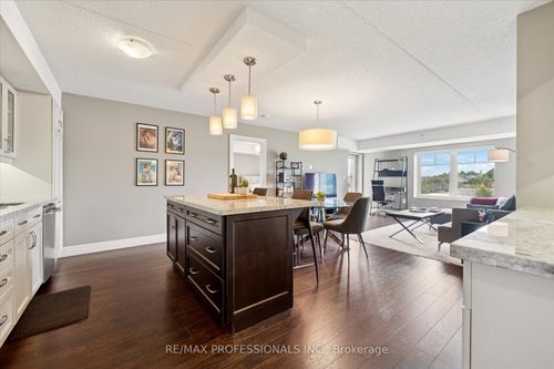 706-776 Laurelwood Dr, Waterloo, ON, N2V0A8 | Card Image