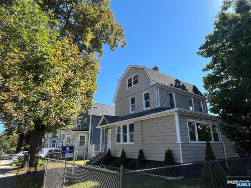 105 Brinkerhoff St, Ridgefield Park, NJ, 07660-1905 | Card Image
