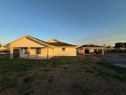 160 E 26th Pl, Larose, LA, 70373-2258 | Card Image