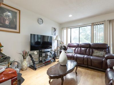 7 - 7335 Montecito Dr, Townhouse with 3 bedrooms, 2 bathrooms and 1 parking in Burnaby BC | Image 2