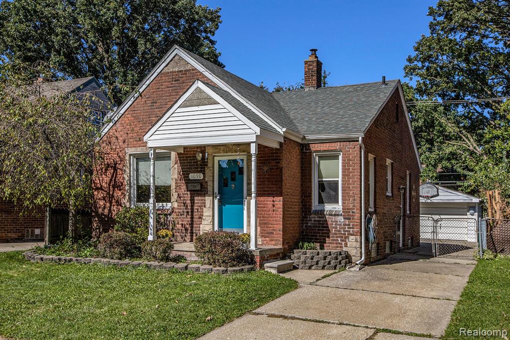 Highland Ave, Lincoln Park, MI 48146