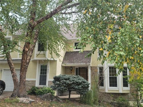 17802 W 69th St, Shawnee, KS, 66217-9570 | Card Image