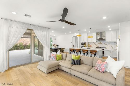 6 Sun Lily Ln, Henderson, NV, 89011-3791 | Card Image