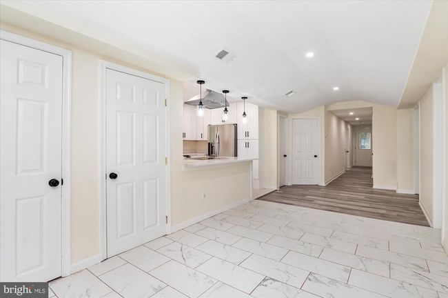 12820 Maple St, House other with 4 bedrooms, 3 bathrooms and null parking in SILVER SPRING MD | Image 4