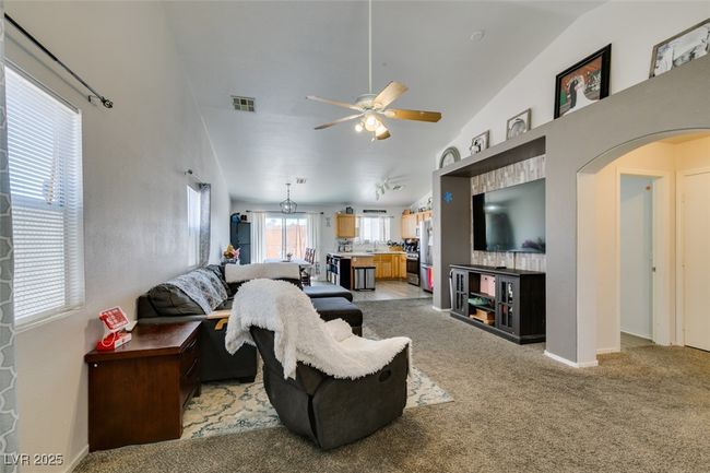 3614 Newton Falls St, House other with 3 bedrooms, 2 bathrooms and null parking in North Las Vegas NV | Image 4