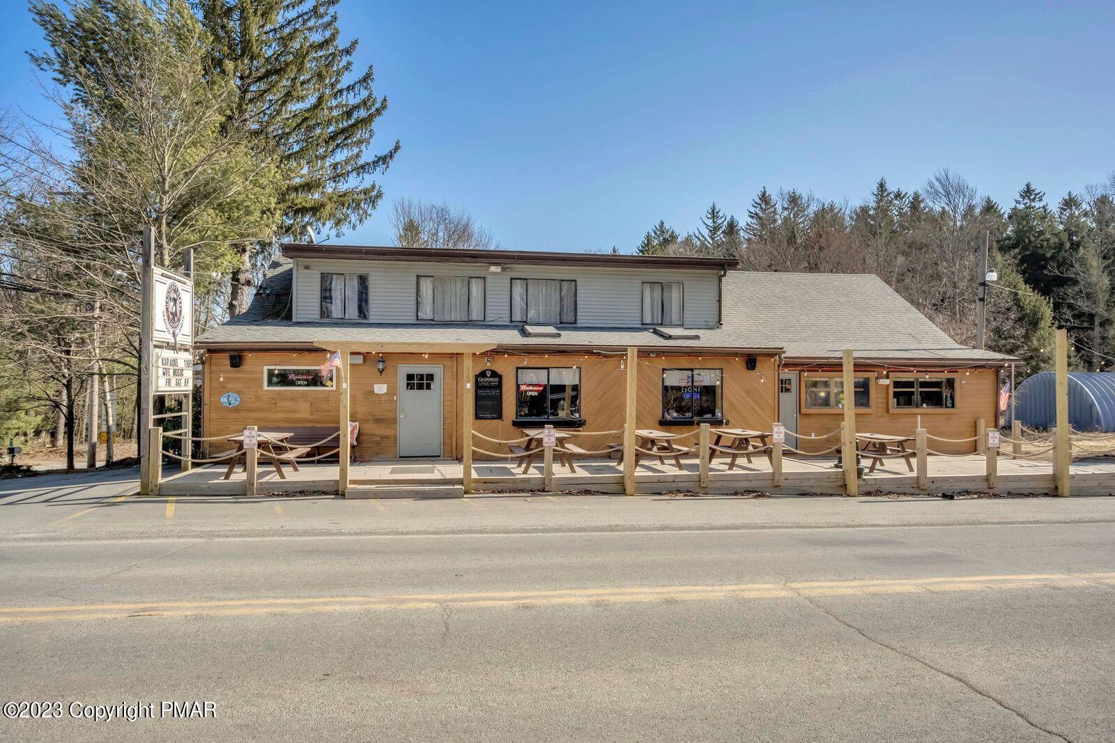 412 Route 390, Tafton, PA 18464