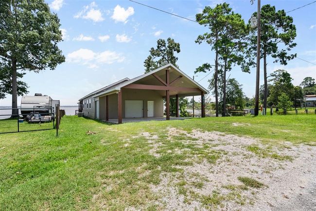 271 Key Largo Loop, House other with 3 bedrooms, 2 bathrooms and 3 parking in Pointblank TX | Image 7