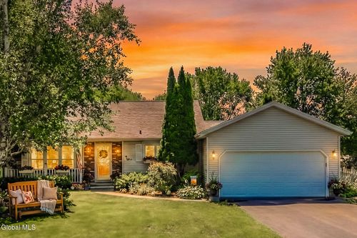 123 Southbury Rd, Clifton Park, NY, 12065-7714 | Card Image