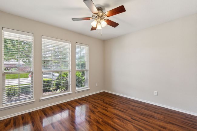 4006 Autumnwood Ln, House other with 3 bedrooms, 2 bathrooms and null parking in Heartland TX | Image 6