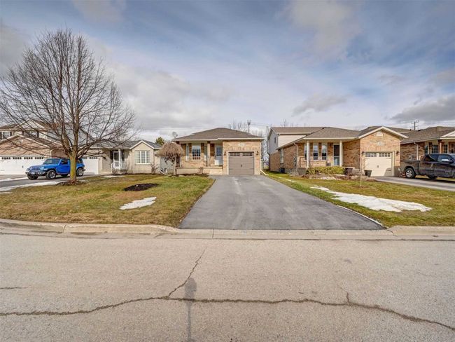 90 Bellamy Cres, House other with 3 bedrooms, 2 bathrooms and 3 parking in Fergus ON | Image 2