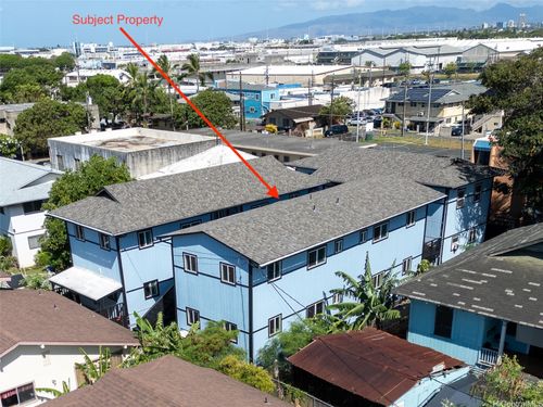 815 Lopez Ln, Honolulu, HI, 96817-5500 | Card Image