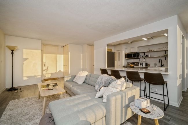 A15D - 3925 Triumvera Dr, Home with 1 bedrooms, 1 bathrooms and null parking in Glenview IL | Image 4