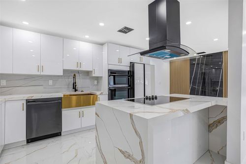 2633 Taft St, Hollywood, FL, 33020-2946 | Card Image