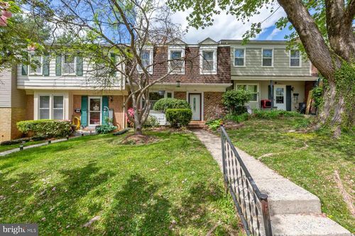 9 Oak Shade Rd, Gaithersburg, MD, 20878-1053 | Card Image