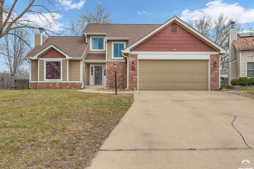 2904 Atchison Cir, Lawrence, KS, 66047-3949 | Card Image