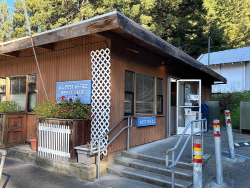 17 Maple Dr, Weott, CA, 95571-5013 | Card Image