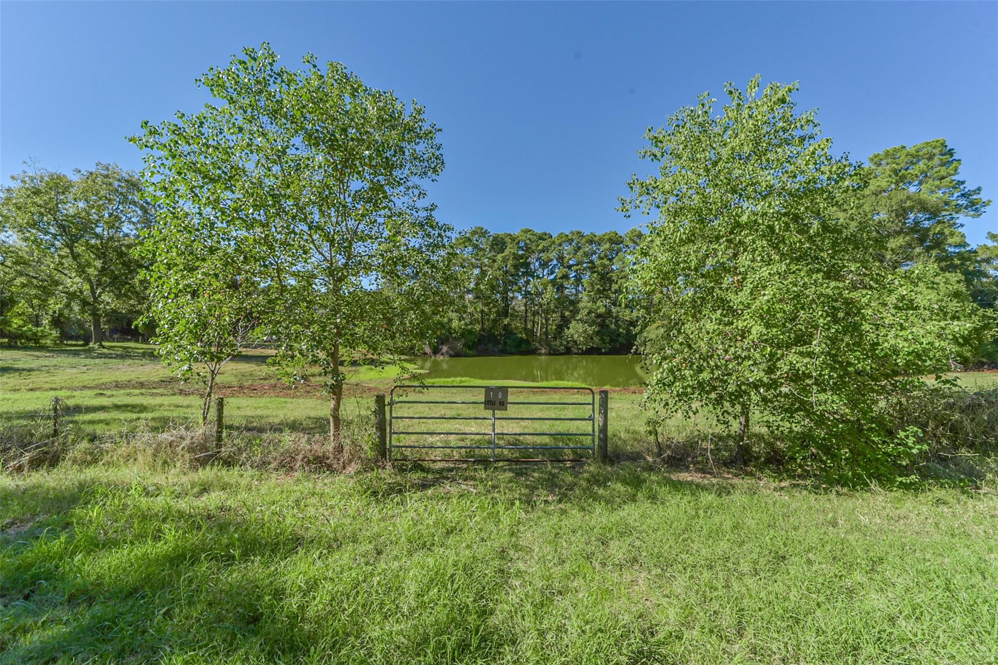 Land in New Waverly