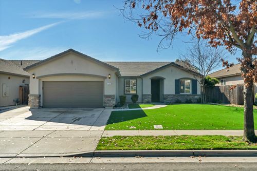 424 Villa Point Dr, Stockton, CA, 95209-8204 | Card Image