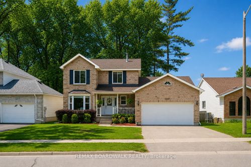 385 Brock St, Brockville, ON, K6V6E8 | Card Image