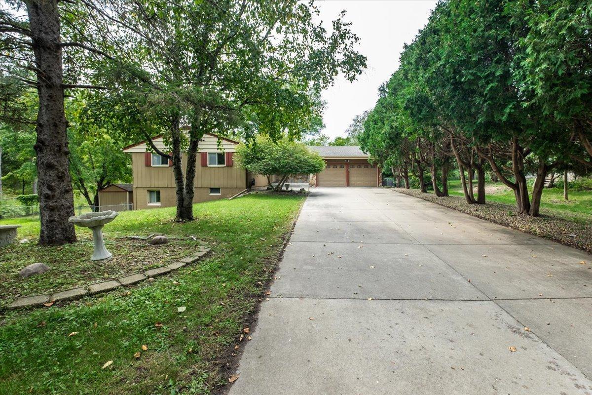 Nantucket Pl, Minnetonka, MN 55345
