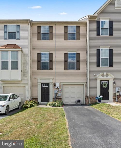 30 Gauley River Path, FALLING WATERS, WV, 25419-4388 | Card Image