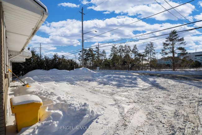 1007 Blair Rd, House other with 4 bedrooms, 2 bathrooms and 10 parking in Gloucester ON | Image 5