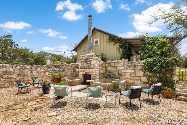 1447 Royal Oaks Loop, House other with 7 bedrooms, 6 bathrooms and null parking in Fredericksburg TX | Image 4
