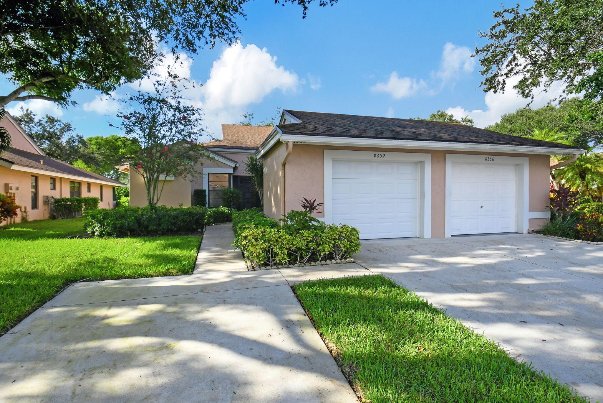 Sunmeadow Ln, Boca Raton, FL 33496