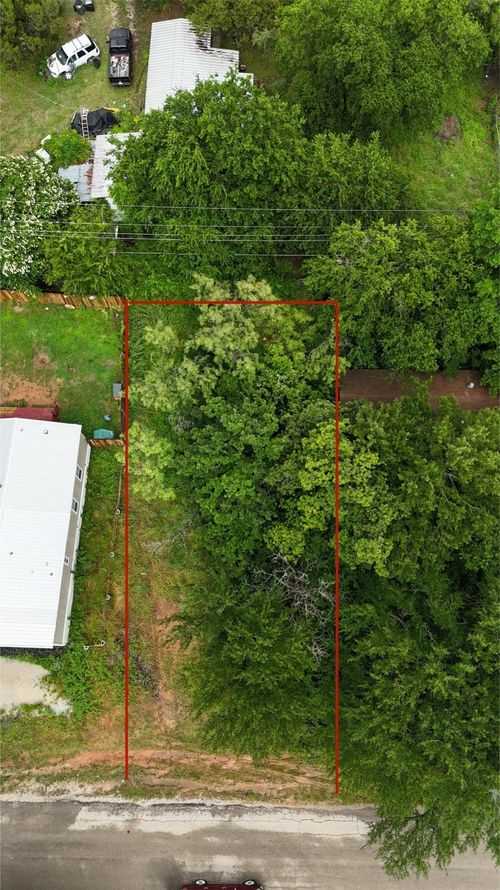 5805 Arrowhead Dr, Granbury, TX, 76048-3225 | Card Image