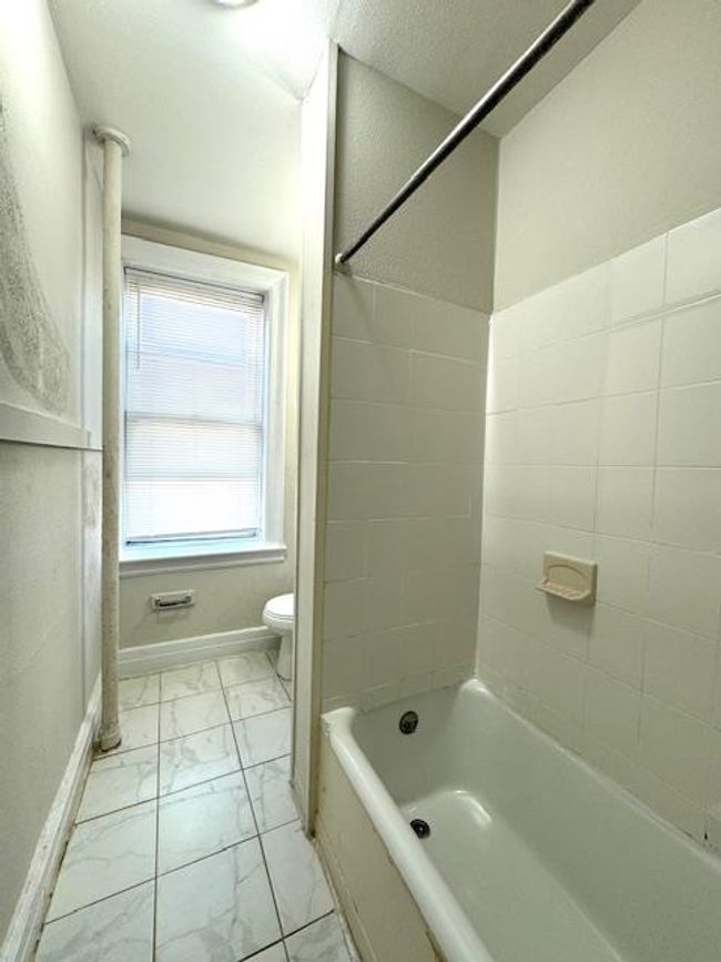 APT-21 - 761 Avenue A, Condo with 2 bedrooms, 1 bathrooms and null parking in Bayonne NJ | Image 7