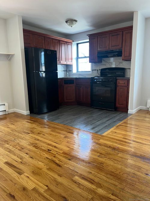 apt-c2-158 Magnolia St, Hartford, CT, 06112-2424 | Card Image