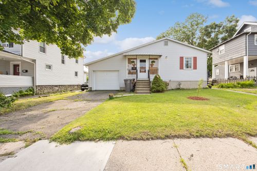 18 Fern St, Naugatuck, CT, 06770-2606 | Card Image