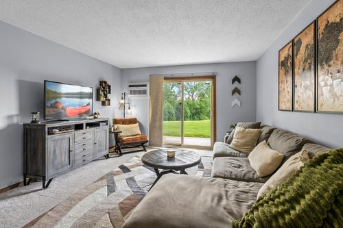 apt-111-3153 Old Highway 8, Minneapolis, MN, 55418-2561 | Card Image