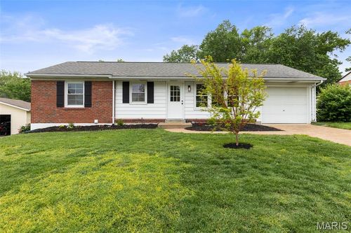 9931 Foxglove Dr, Saint Louis, MO, 63123-4917 | Card Image