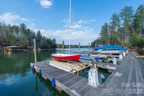 40 Turtlehead Dr, Nebo, NC, 28761-0398 | Card Image