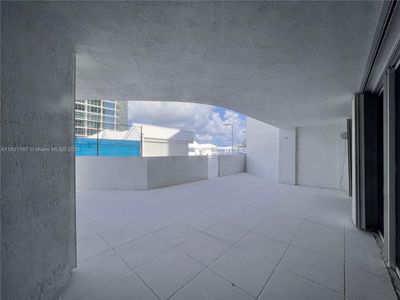 602 - 16711 Collins Ave, Condo with 2 bedrooms, 2 bathrooms and null parking in Sunny Isles Beach FL | Image 3