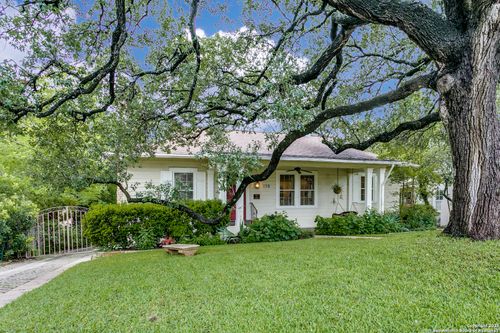 158 Laurel Heights Pl, San Antonio, TX, 78212-5216 | Card Image