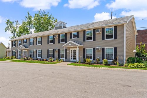 8-89 Winnacunnet Rd, Hampton, NH, 03842-2133 | Card Image