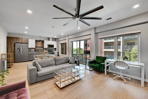 unit-336-4361 S Congress Ave, Austin, TX, 78745-1335 | Card Image