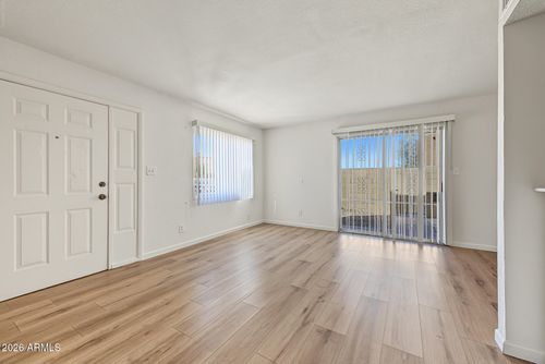 4015 S 45th St, Phoenix, AZ, 85040-2017 | Card Image