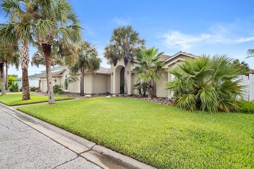122 Bay Ct, Aransas Pass, TX, 78336-5232 | Card Image