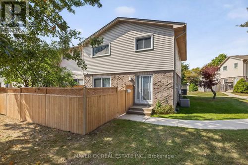 35-135 Andover Dr, London, ON, N6J4C2 | Card Image