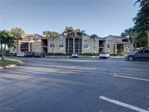 2-107-8635 River Homes Ln, BONITA SPRINGS, FL, 34135-4368 | Card Image