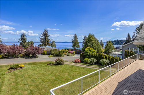 82 Montgomery Ln, Port Ludlow, WA, 98365-9666 | Card Image