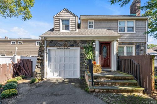963 Bellmore Rd, N Bellmore, NY, 11710-3714 | Card Image