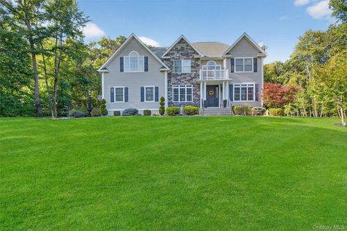 93 Shagbark Ln, Hopewell Junction, NY, 12533-5277 | Card Image