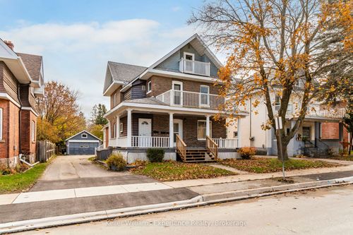 {{alt}} | Card Image