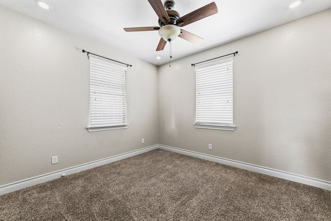 806 Sw 7 Th St, House other with 3 bedrooms, 2 bathrooms and 2 parking in Seminole TX | Image 17